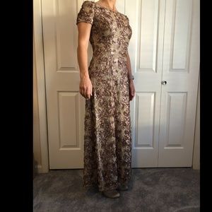 Alex Evenings Gown in Champagne size 6